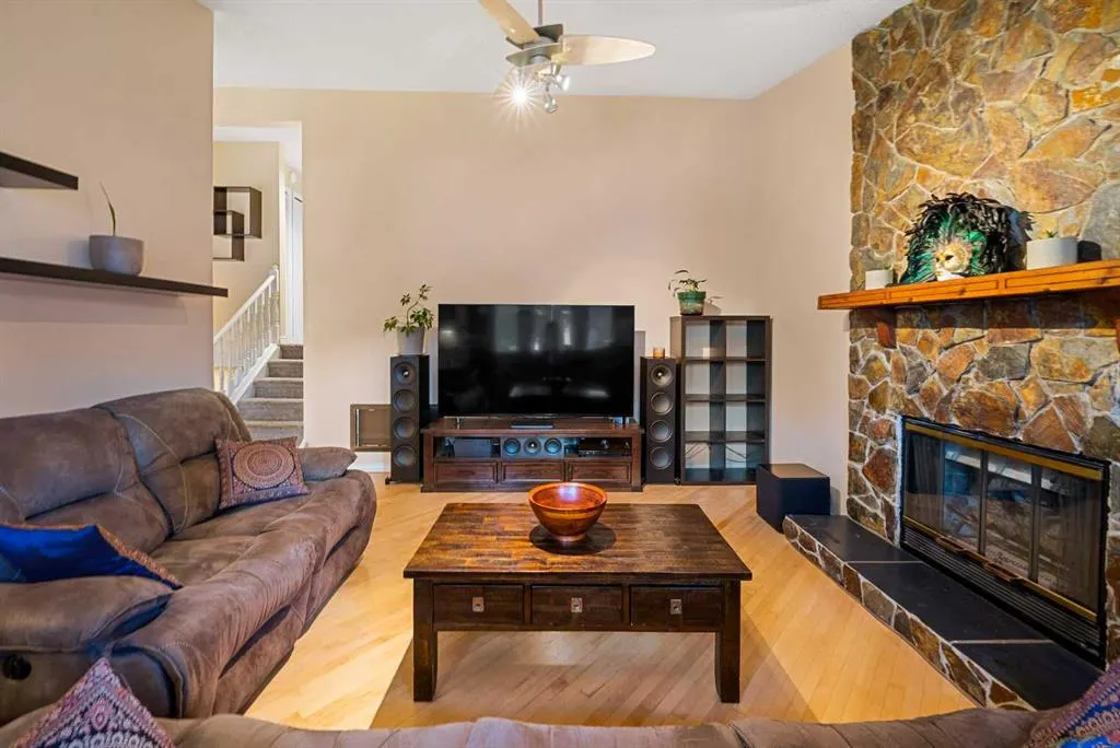 51 Bearberry Bay NW
