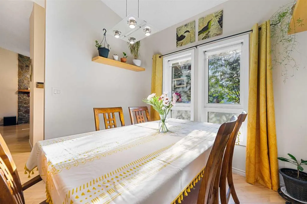 51 Bearberry Bay NW