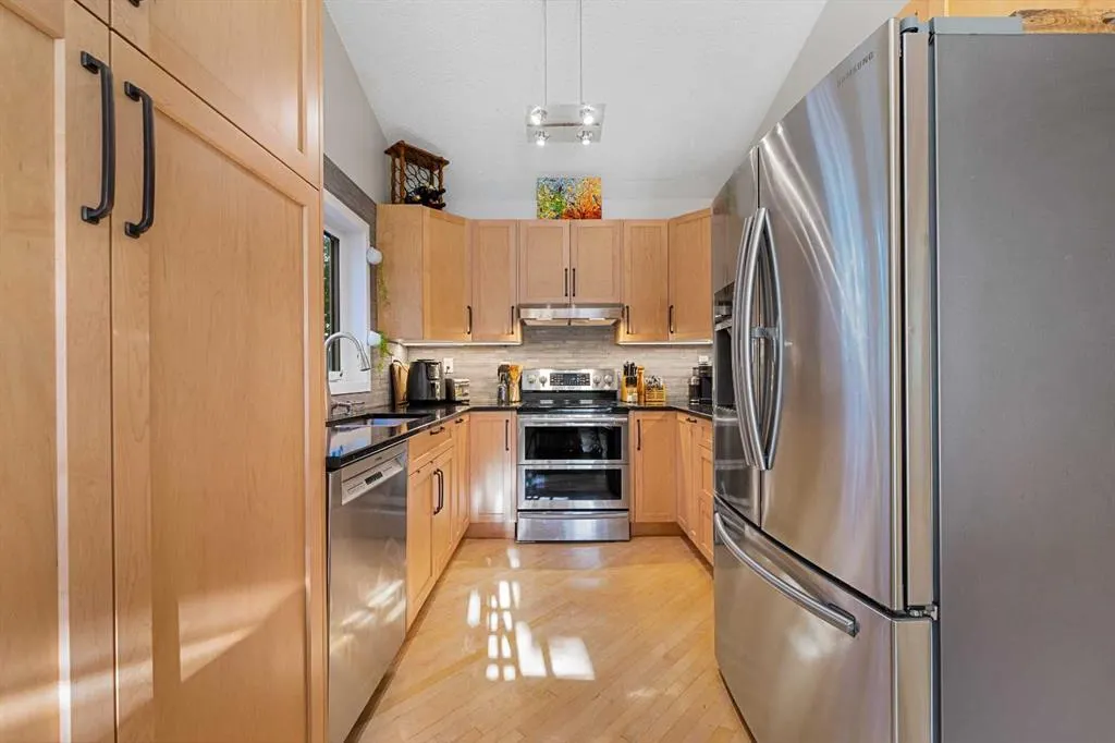 51 Bearberry Bay NW
