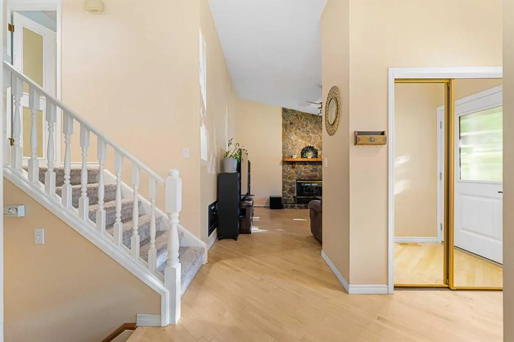 51 Bearberry Bay NW
