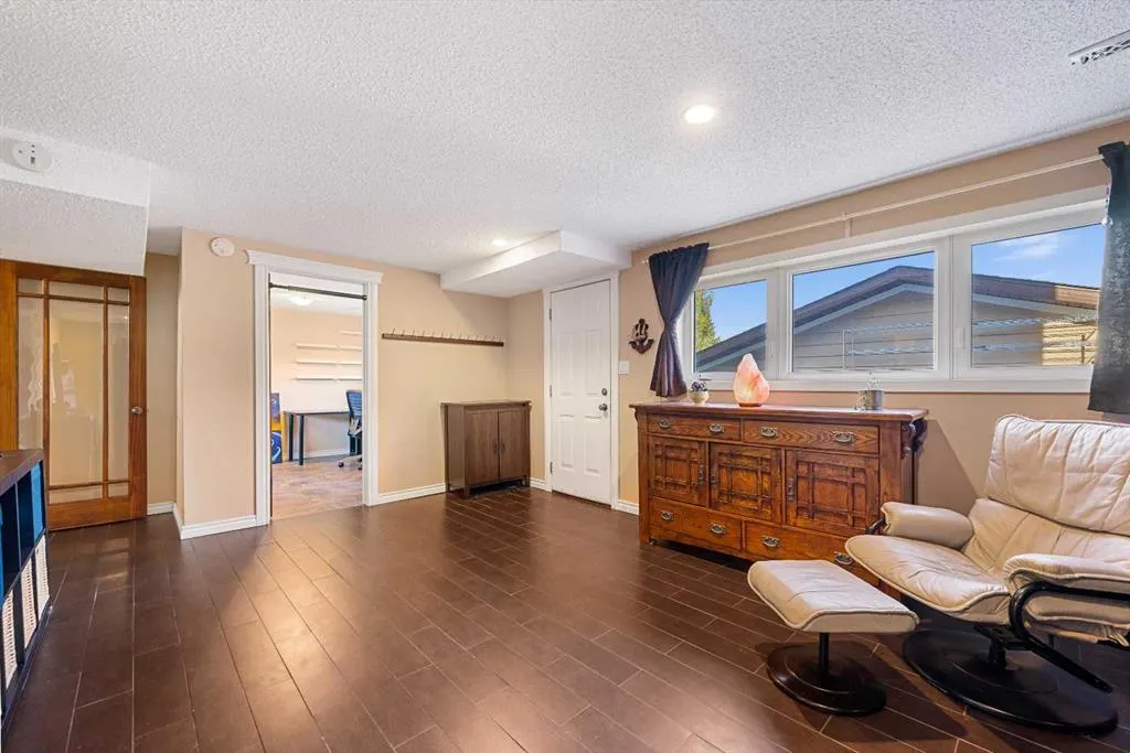 51 Bearberry Bay NW