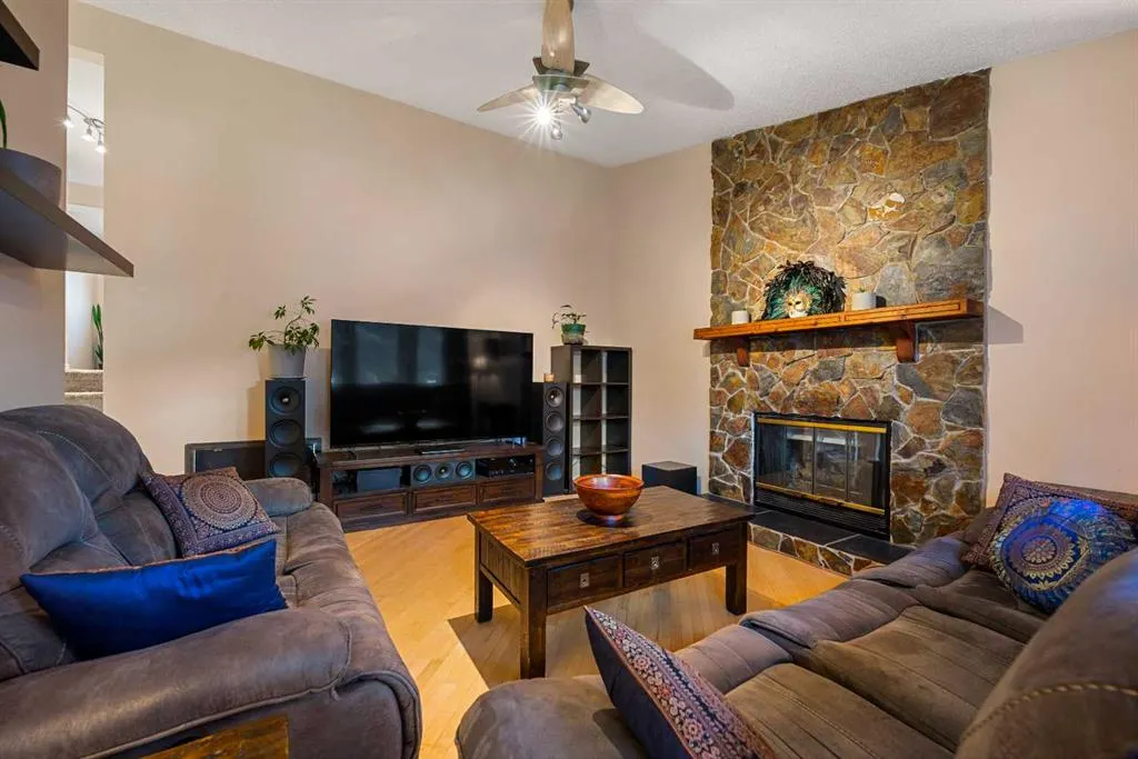 51 Bearberry Bay NW