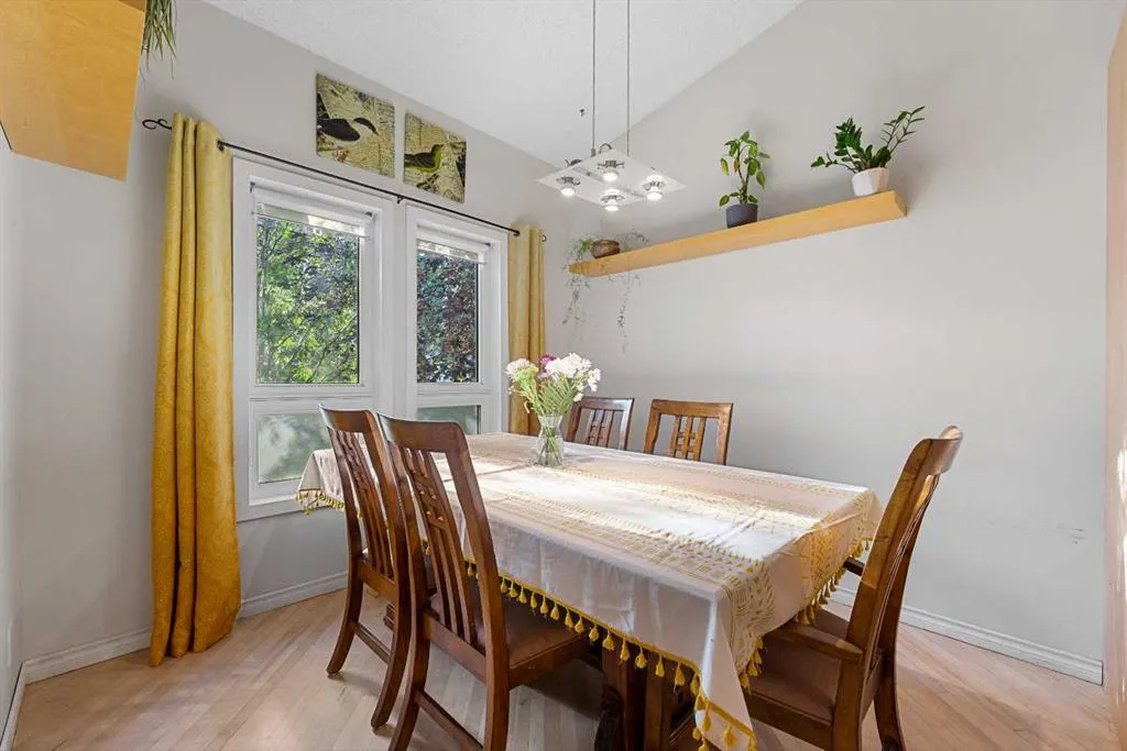 51 Bearberry Bay NW