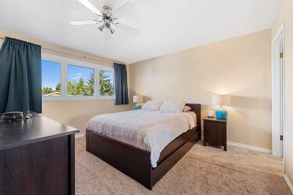 51 Bearberry Bay NW