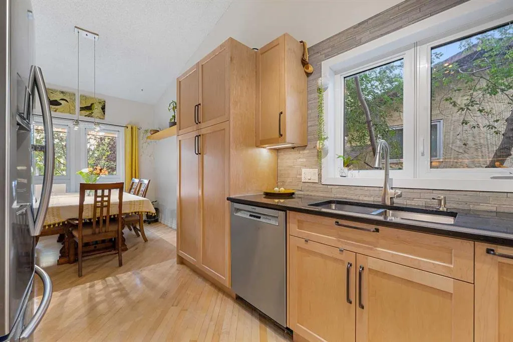 51 Bearberry Bay NW