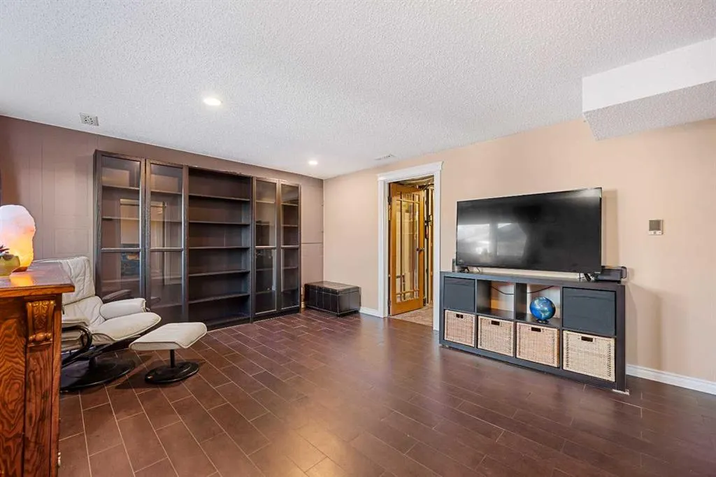 51 Bearberry Bay NW