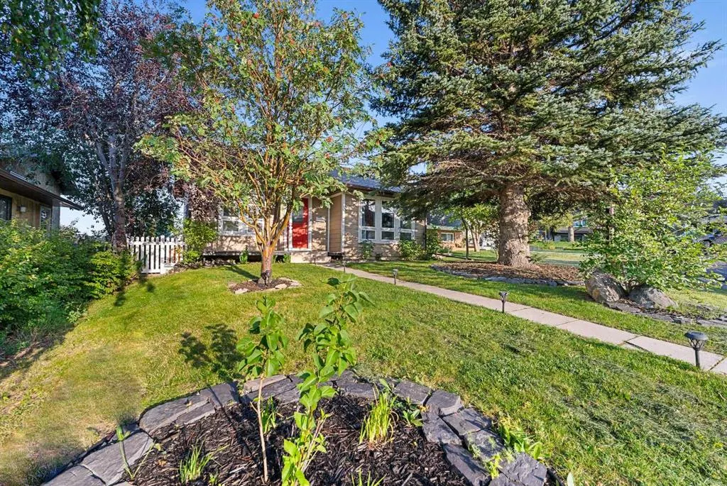51 Bearberry Bay NW