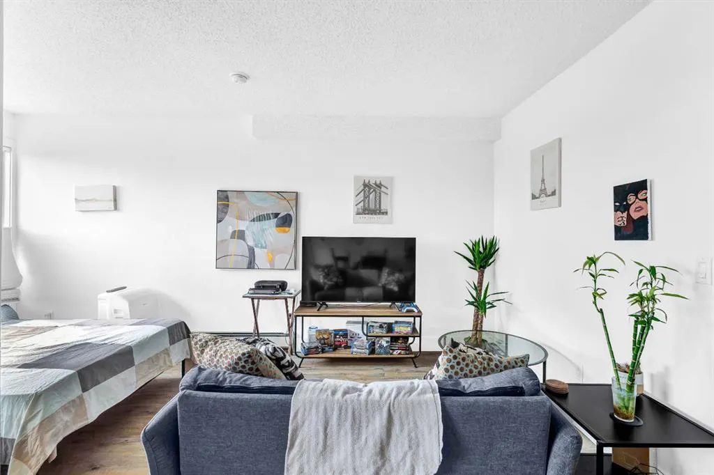2130 17 Street SW, #304