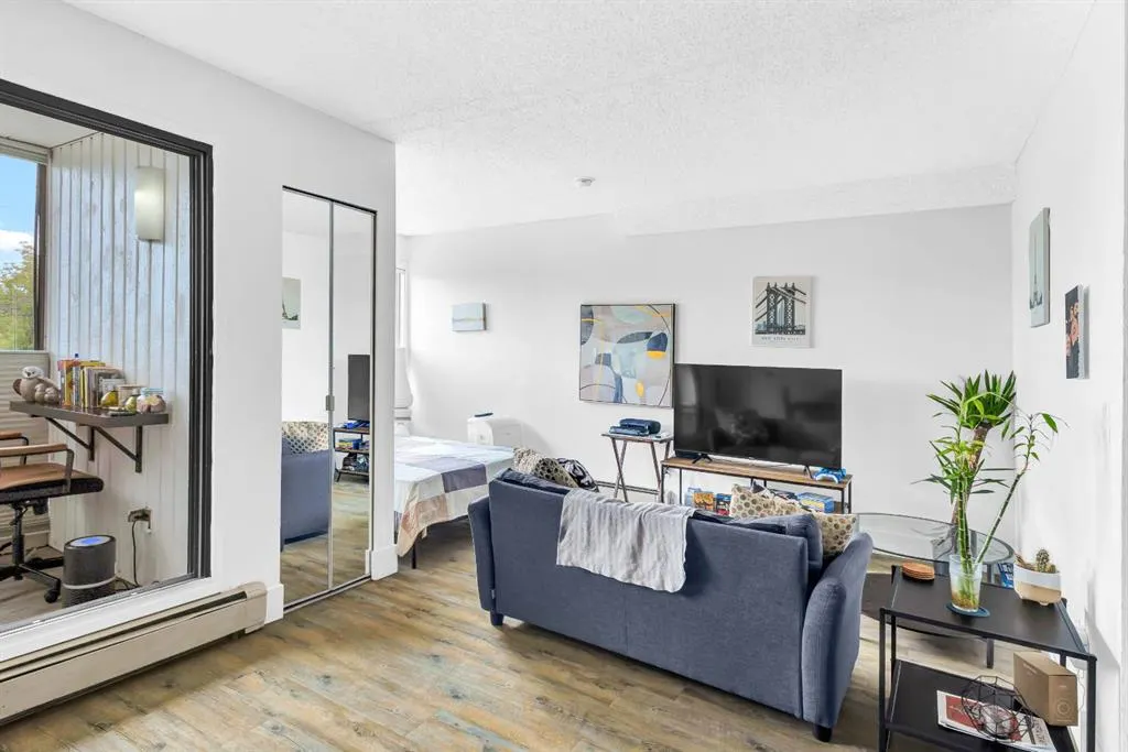 2130 17 Street SW, #304