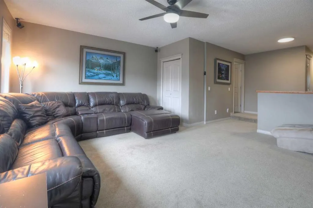 8903 Royal Oak Way NW