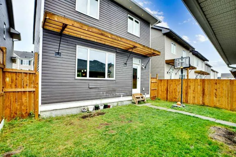 21 Cityscape Avenue NE