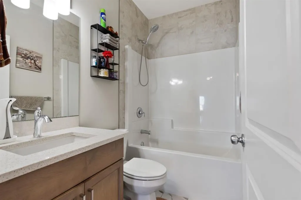 32 Cornerbrook Common NE