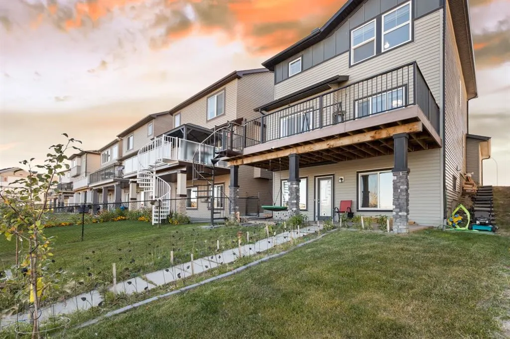 32 Cornerbrook Common NE
