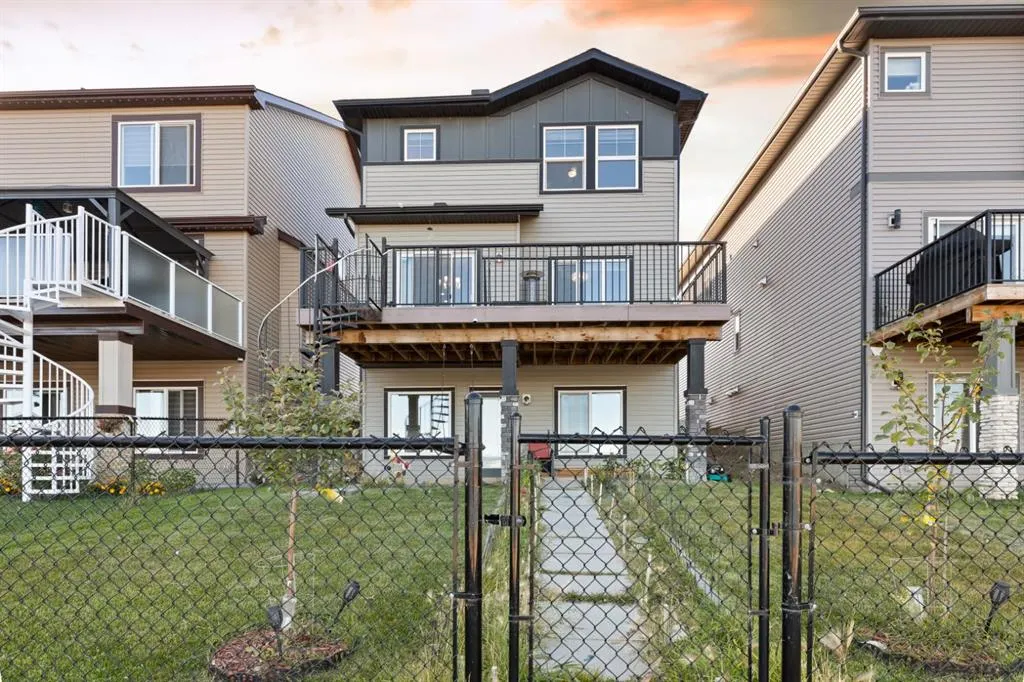 32 Cornerbrook Common NE