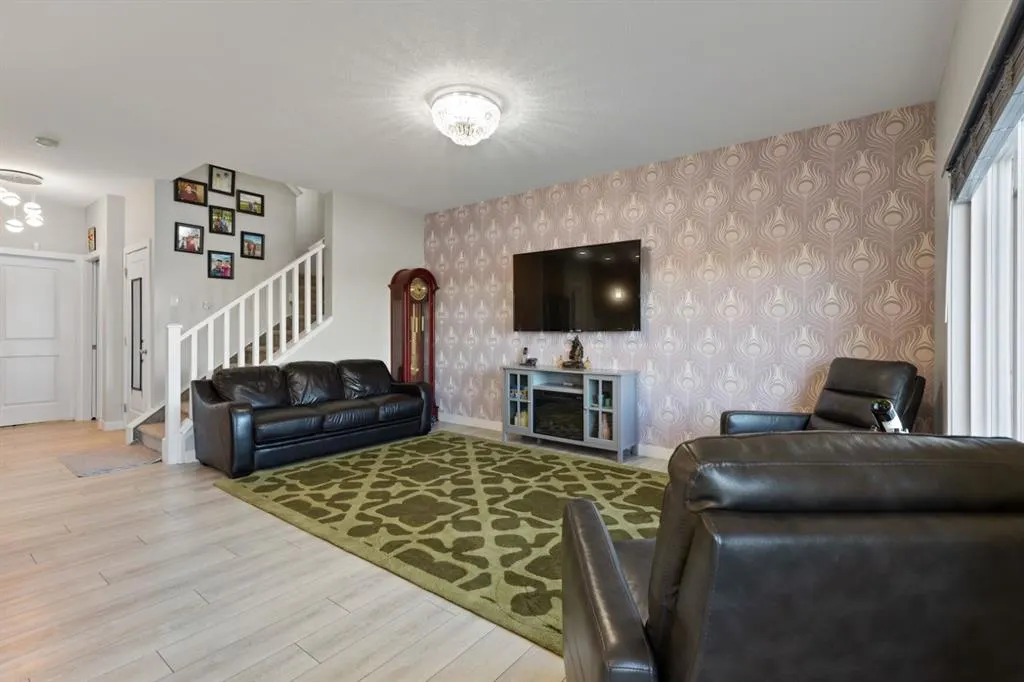 32 Cornerbrook Common NE