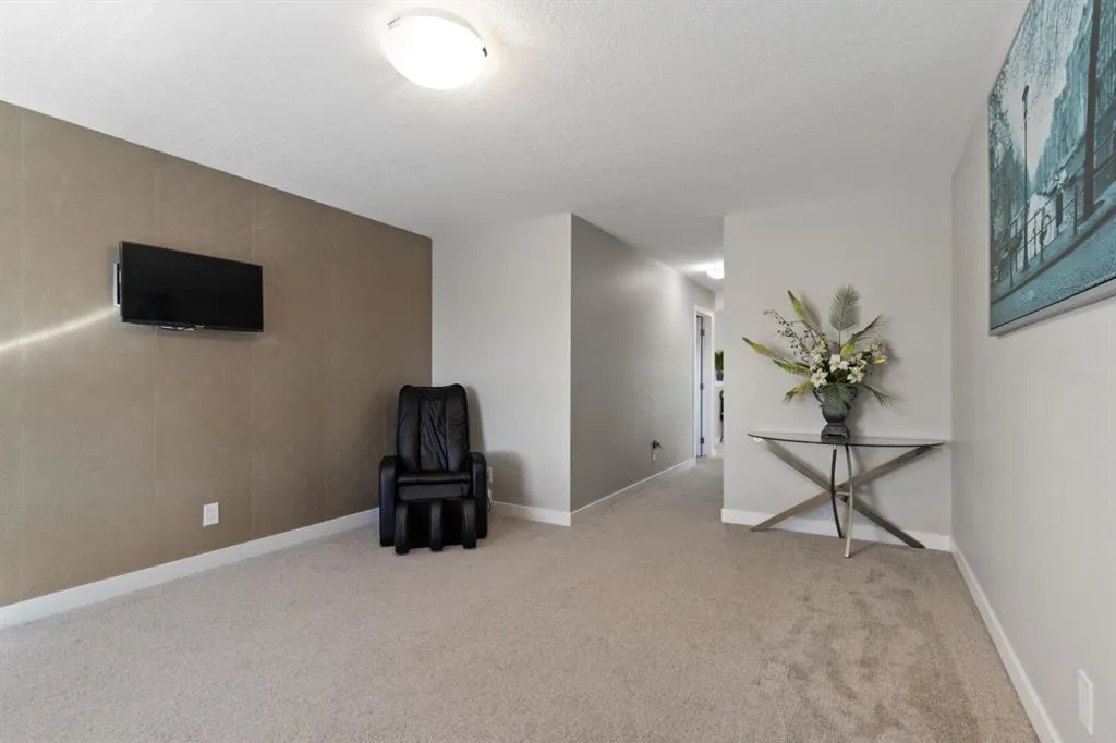 32 Cornerbrook Common NE