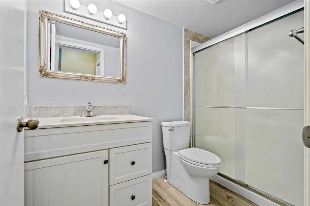 17 Country Village Bay NE, #1303