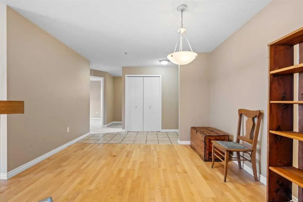 17 Country Village Bay NE, #1303