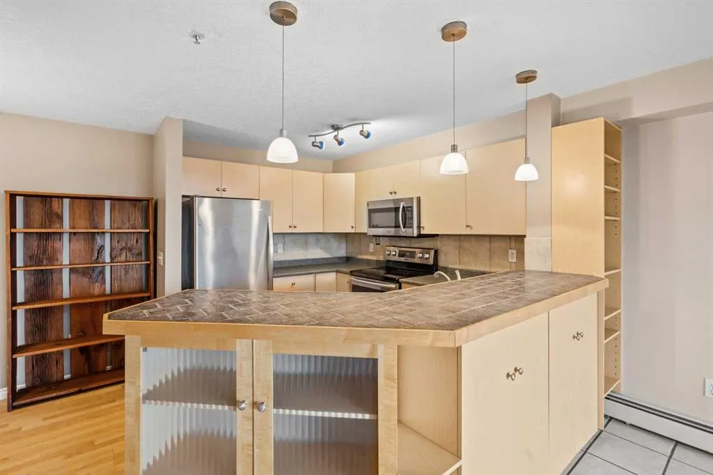 17 Country Village Bay NE, #1303