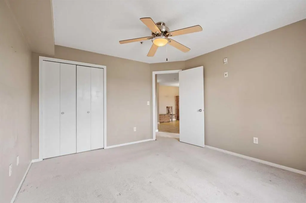 17 Country Village Bay NE, #1303