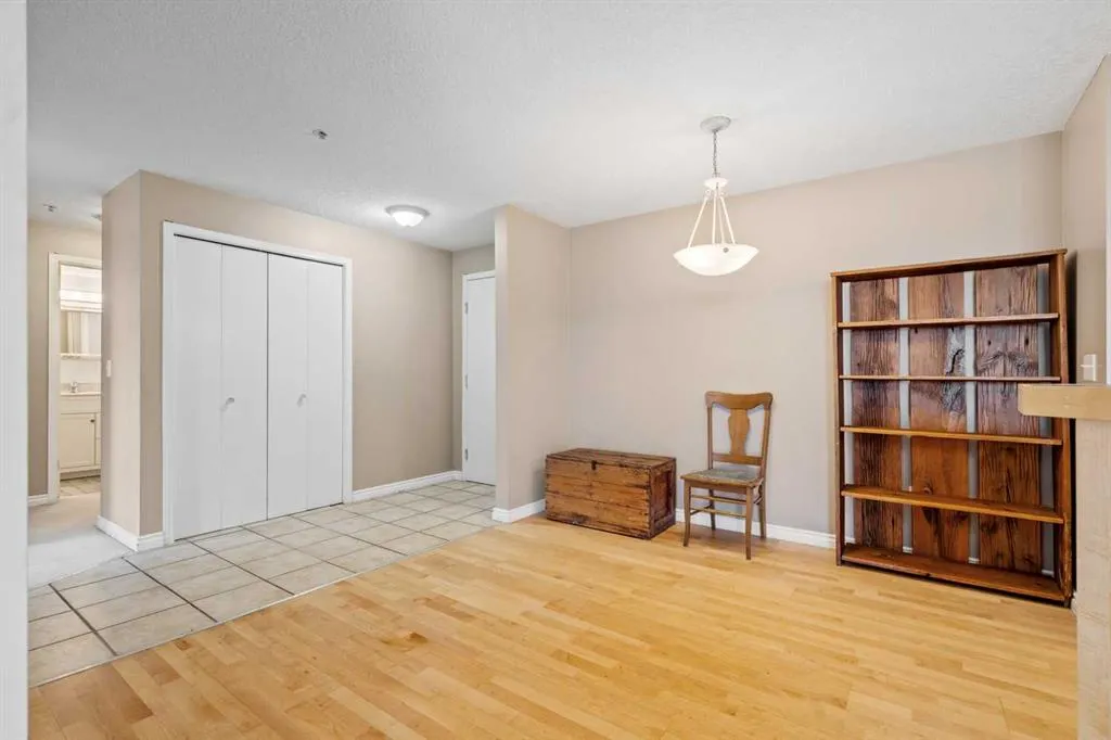 17 Country Village Bay NE, #1303