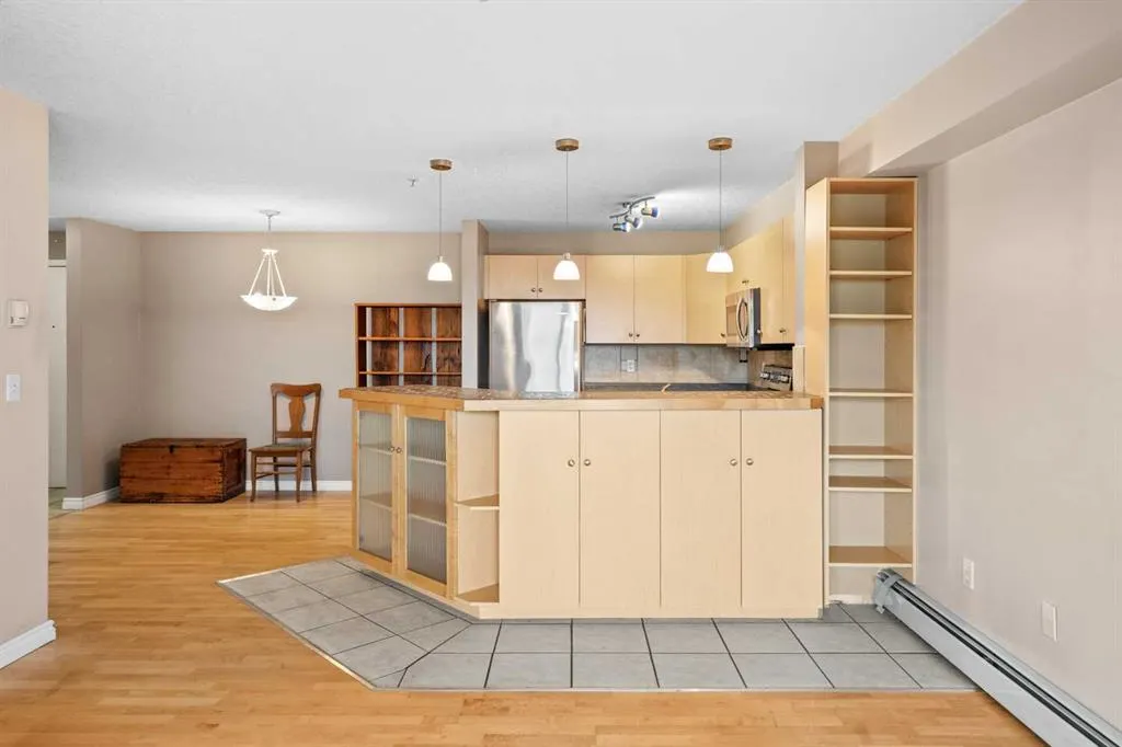 17 Country Village Bay NE, #1303