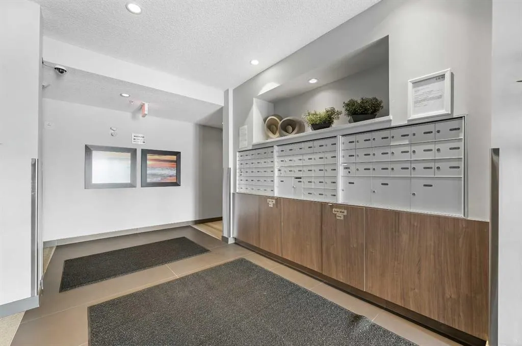 402 Marquis Lane SE, #410
