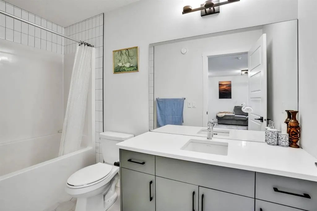 353 Walcrest View SE