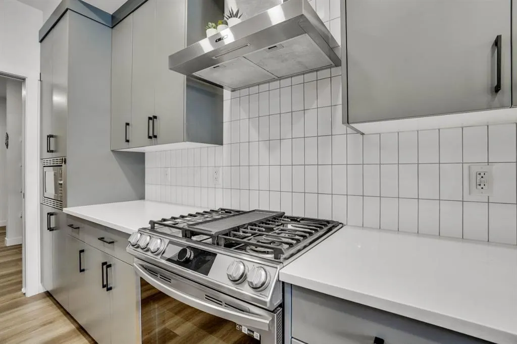 353 Walcrest View SE
