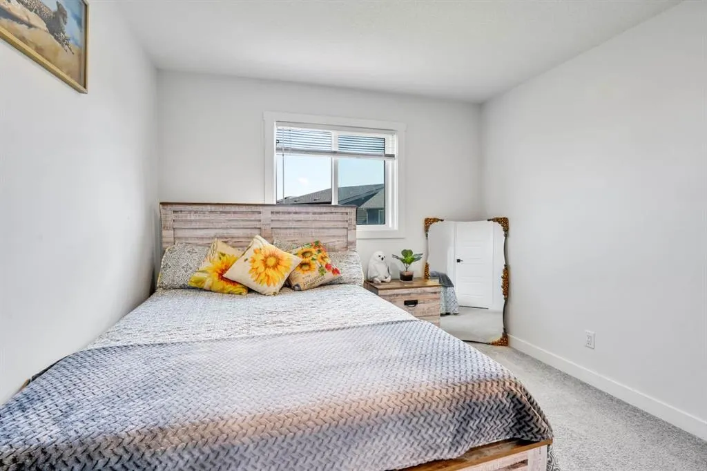 353 Walcrest View SE
