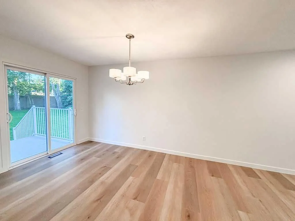 12 Oakbury Place SW