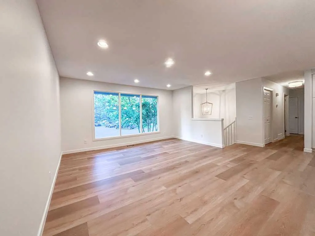 12 Oakbury Place SW