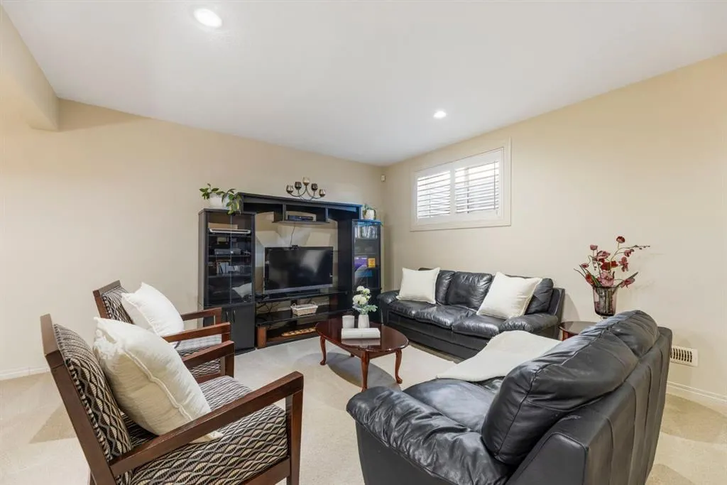 200 Auburn Sound View SE