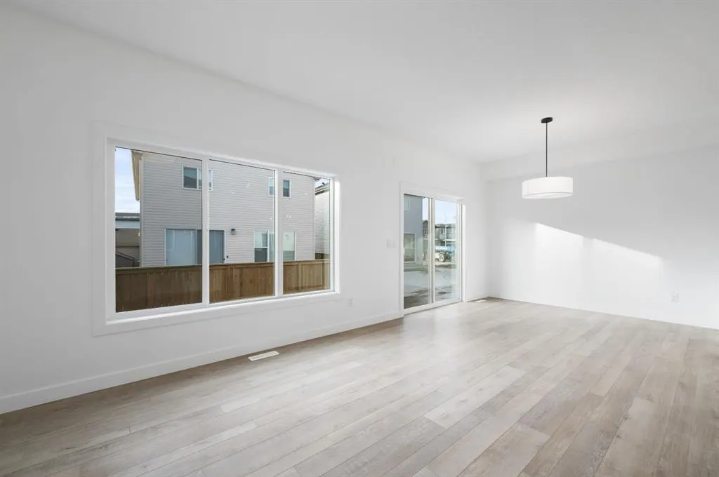 43 Carringvue Place NW