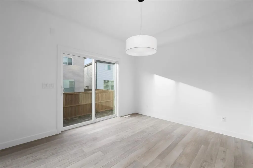 43 Carringvue Place NW