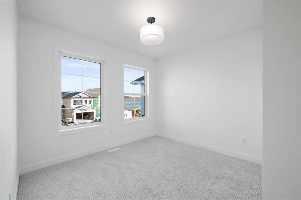 43 Carringvue Place NW