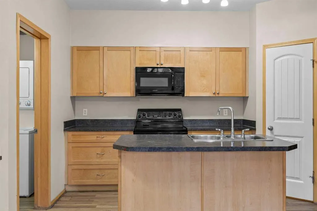31 Panatella Landing NW, #102