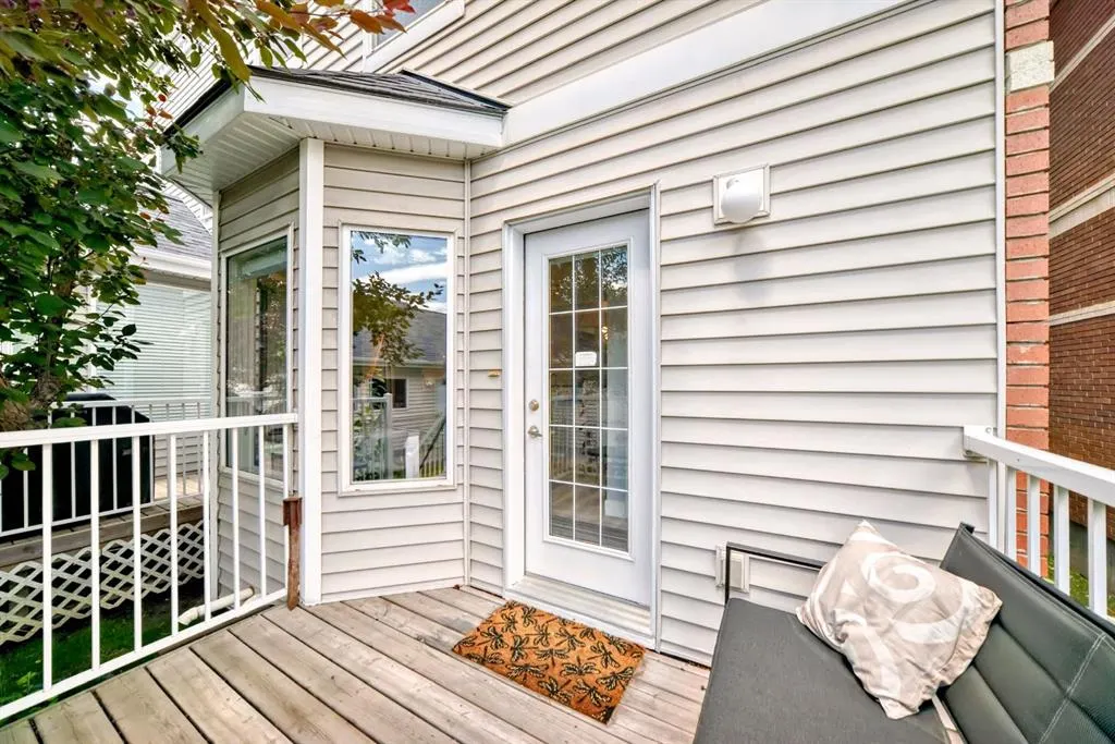 17 Promenade Way SE