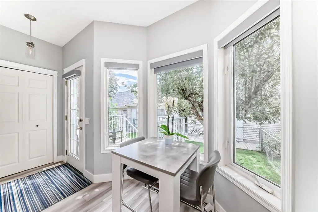 17 Promenade Way SE