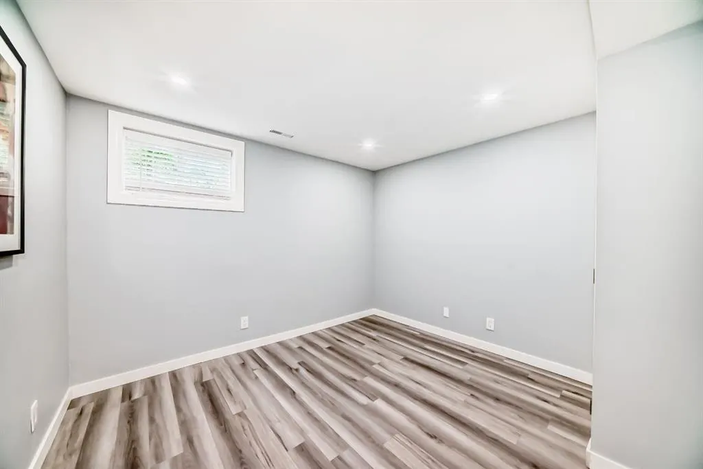 17 Promenade Way SE