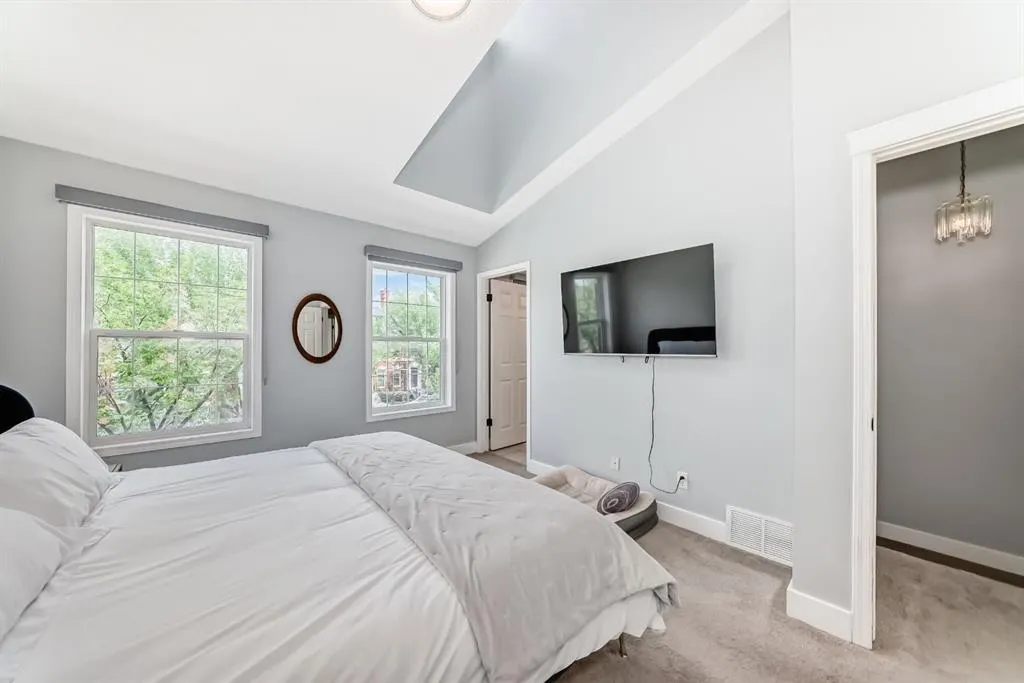 17 Promenade Way SE
