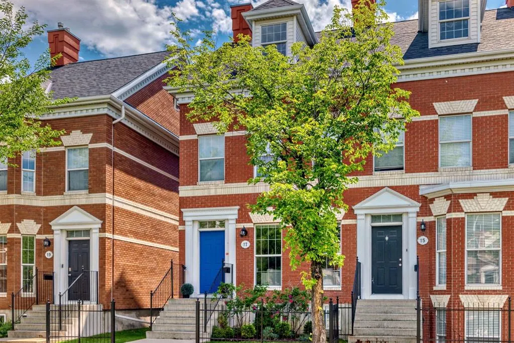 17 Promenade Way SE