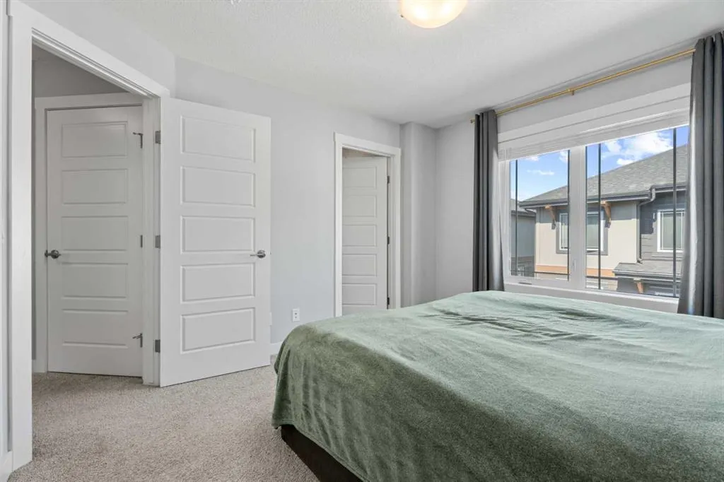 230 Auburn Meadows Manor SE