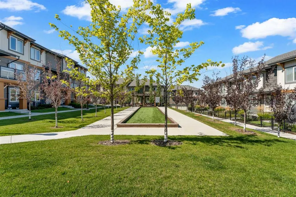 230 Auburn Meadows Manor SE