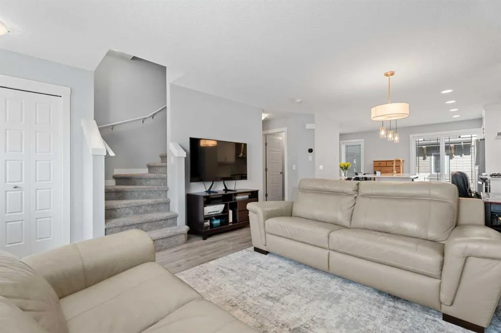 230 Auburn Meadows Manor SE
