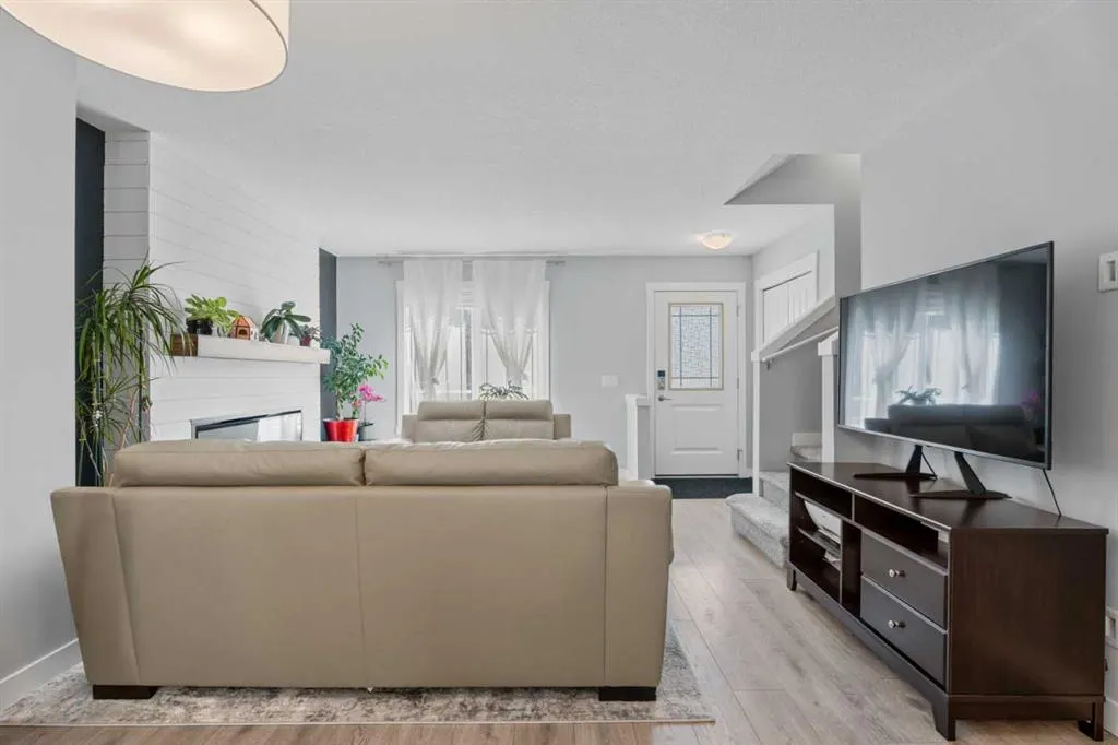 230 Auburn Meadows Manor SE