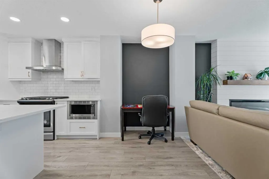 230 Auburn Meadows Manor SE