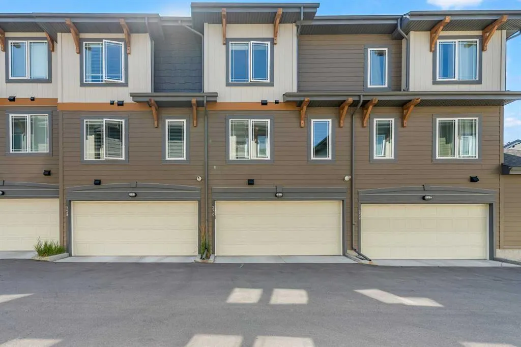 230 Auburn Meadows Manor SE