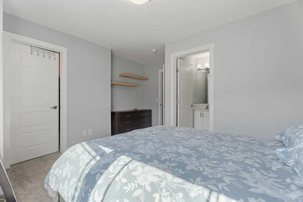 230 Auburn Meadows Manor SE