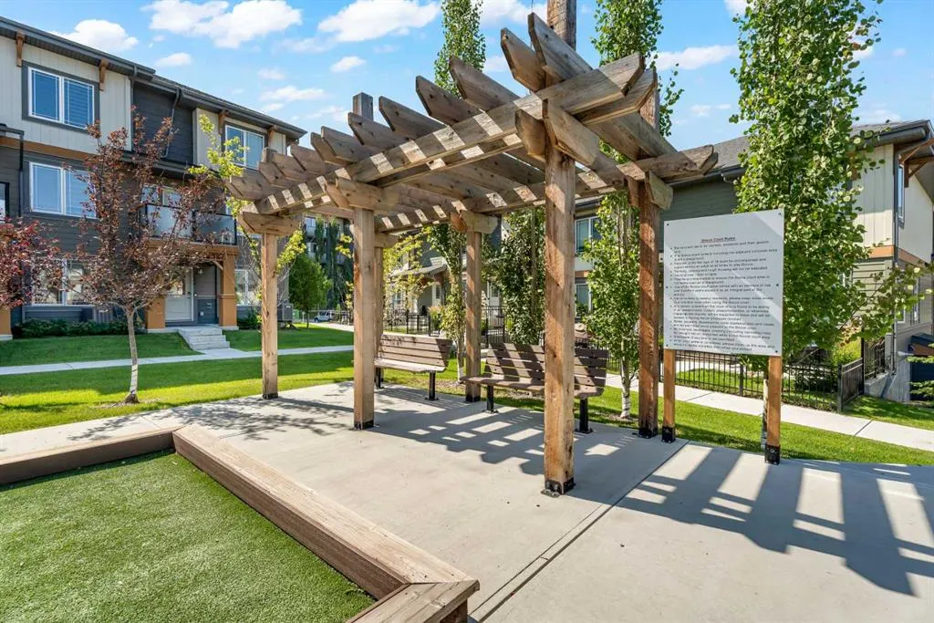 230 Auburn Meadows Manor SE
